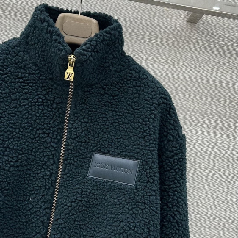 l0vis Vvtt0n outwear